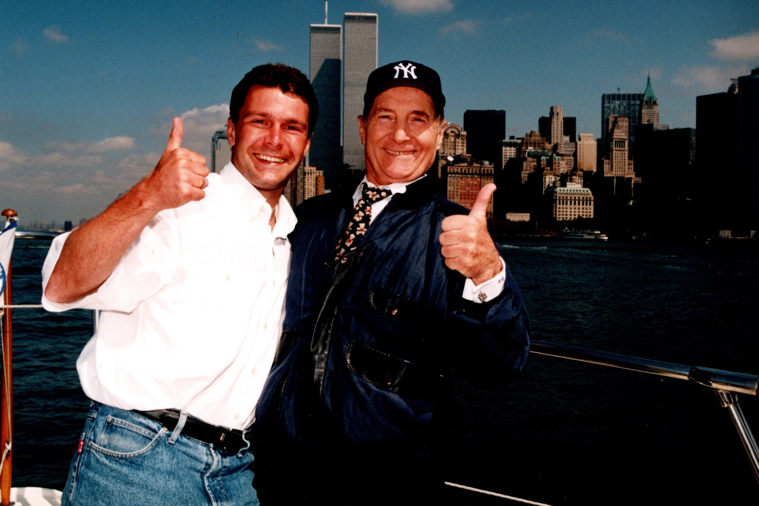 Freddy Quinn mit Reporter Björn Bischoff 1995 in New York