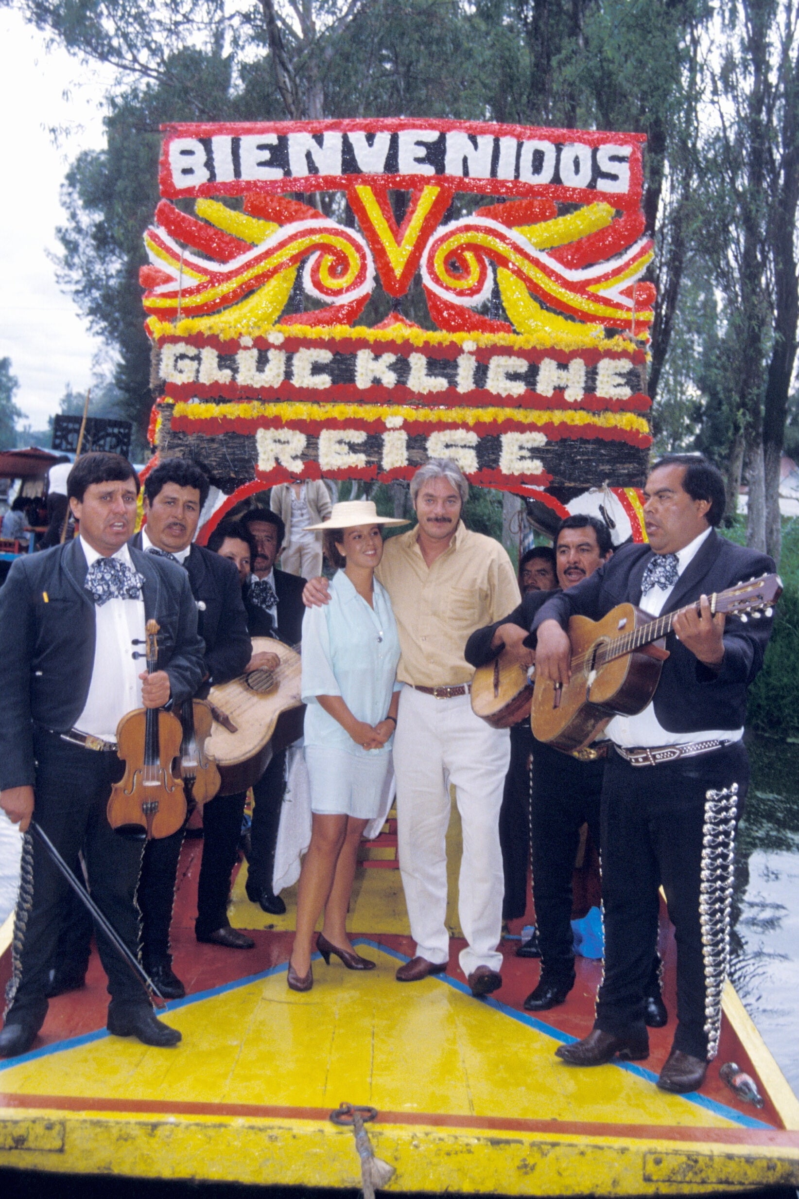 Das „Glückliche Reise"-Team mit Mariachis in Mexico am 20.9.1991