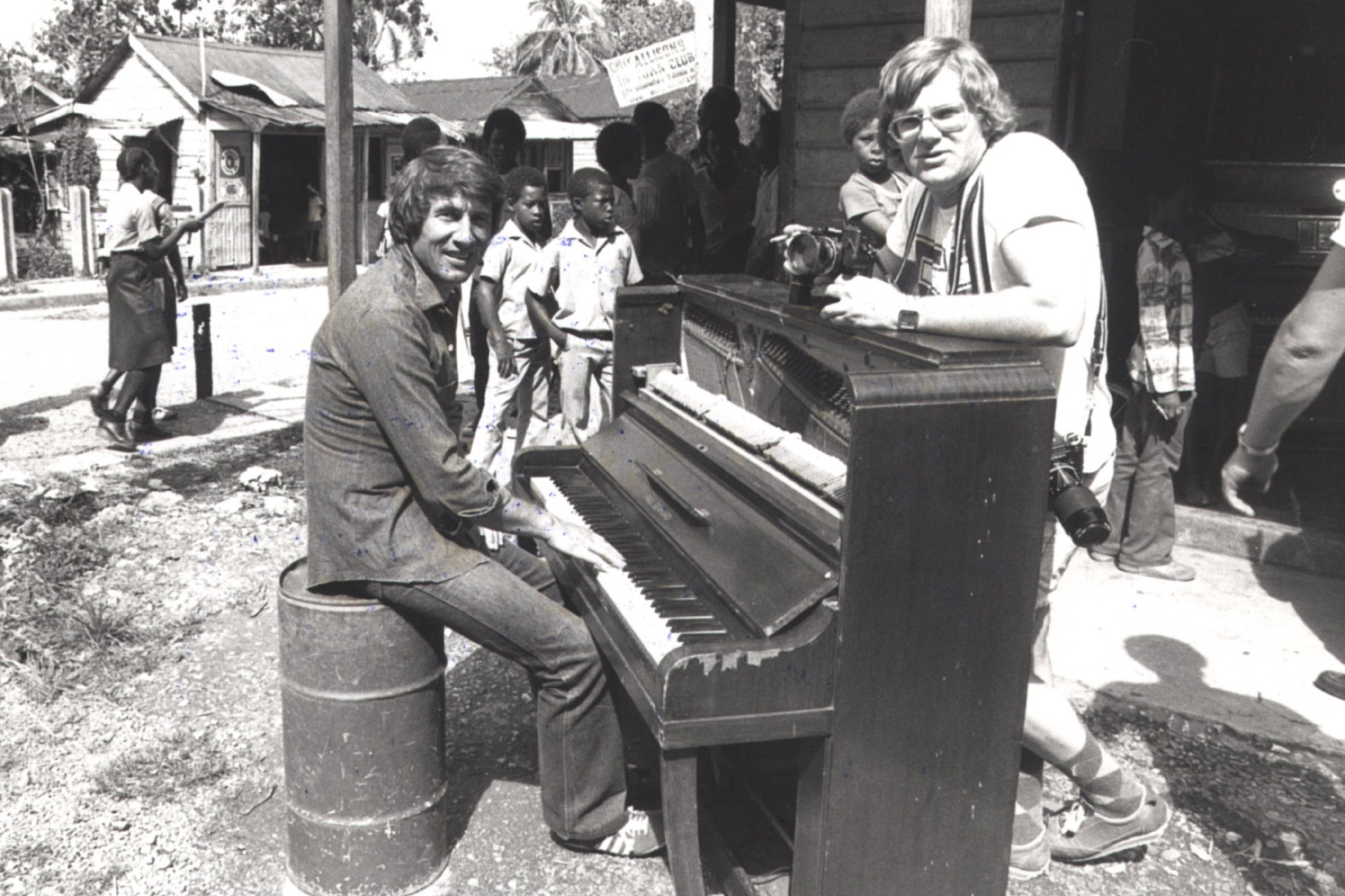 Udo Jürgens mit Peter Bischoff auf Jamaica 1978