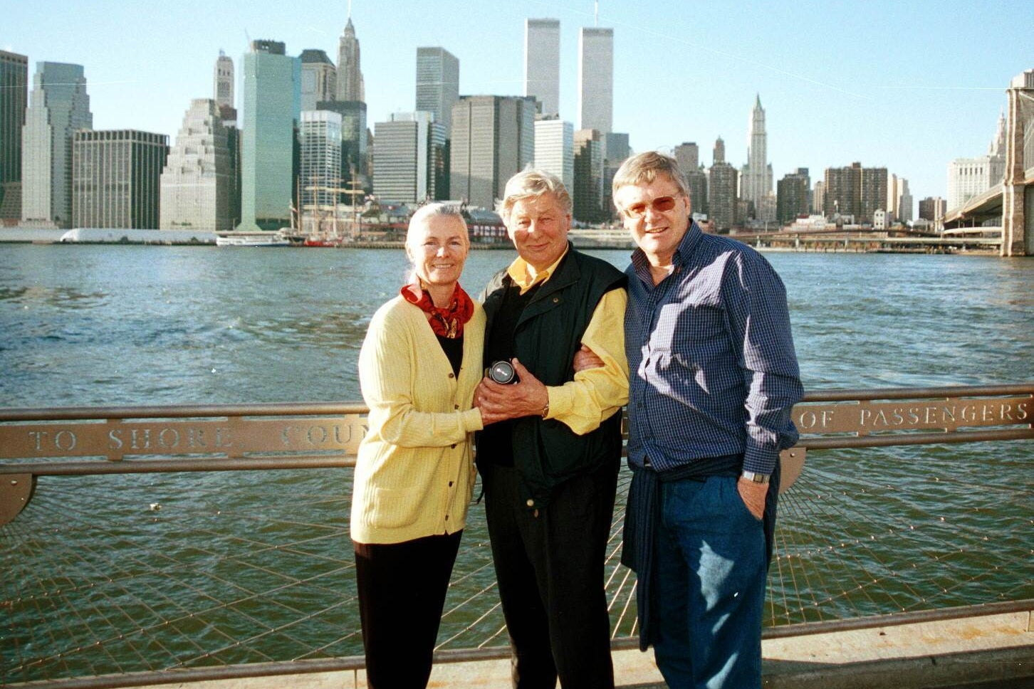 Günter Pfitzmann und Ehefrau Lilo mit Peter Bischoff in New York im November 1999